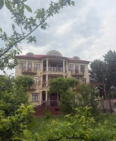 3-этажный, 10 комнатный дом, 750 м², Сино