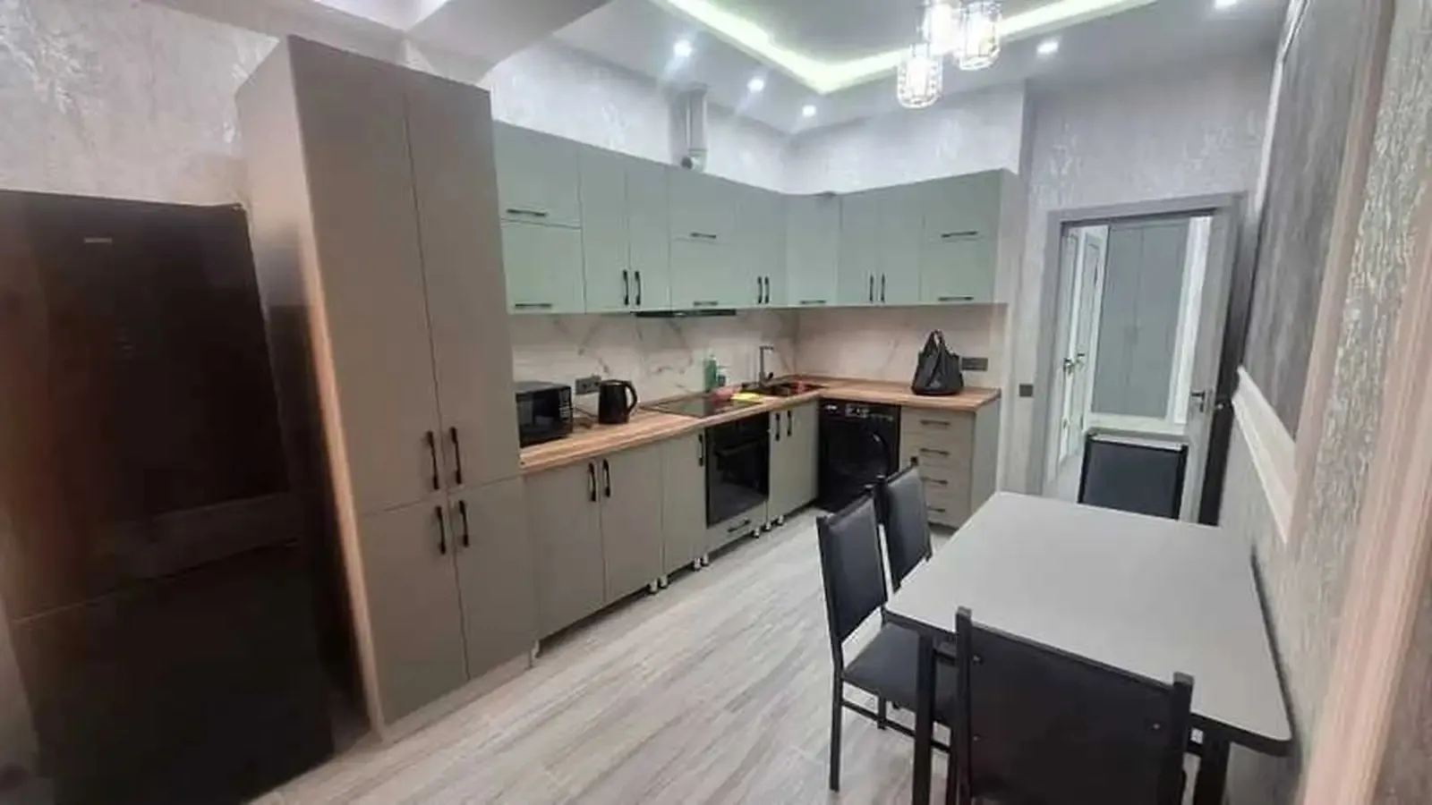 3-комн. квартира, 7 этаж, 106м², И.Сомонӣ Кохи Борбард
