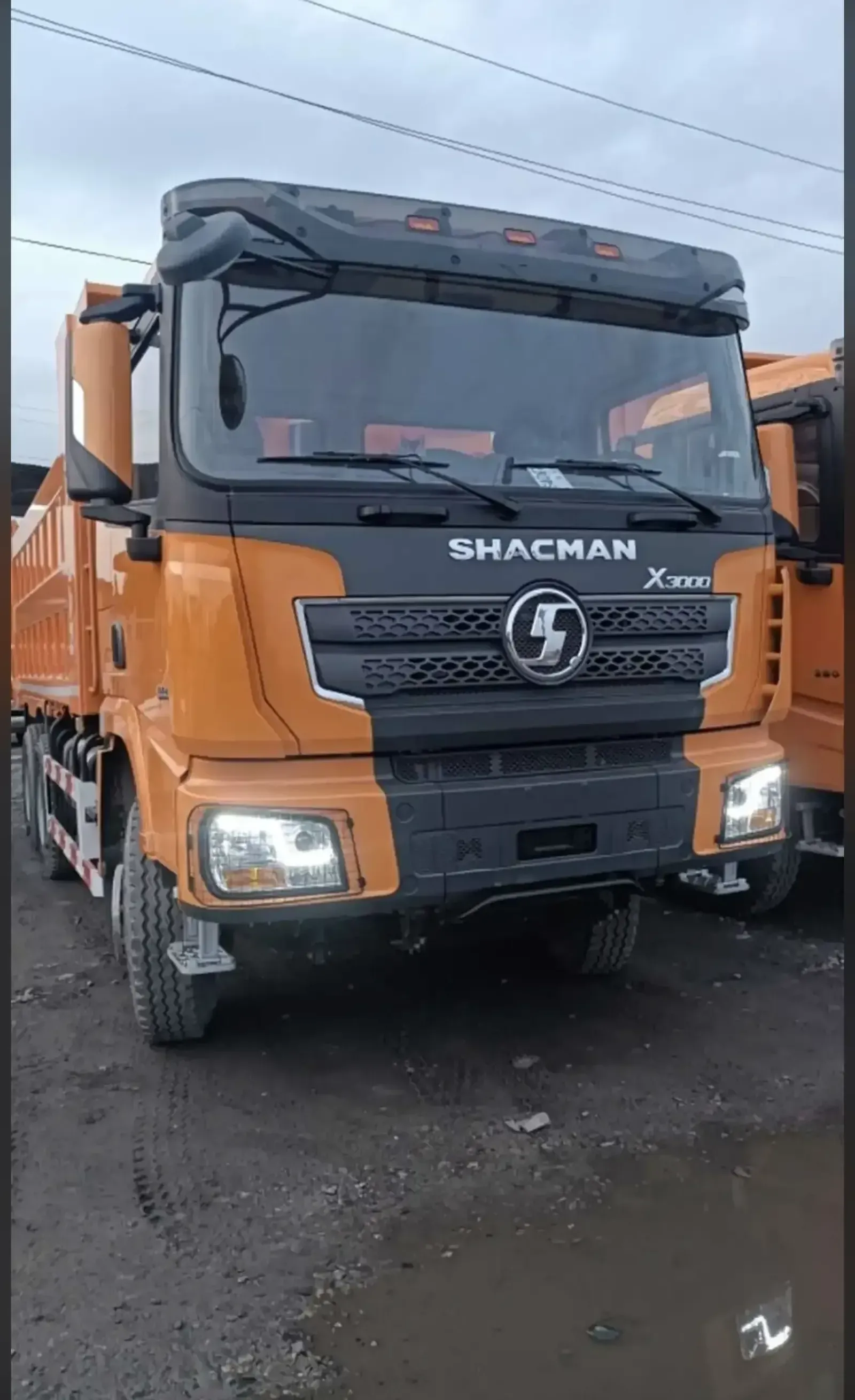 Самосвал Шакман