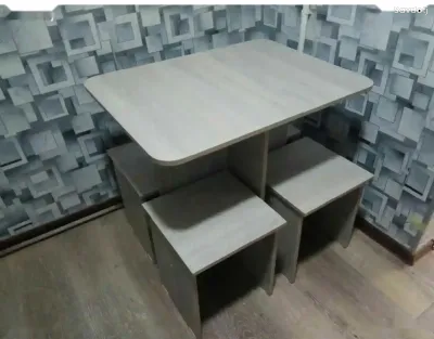 Стол с табуретками