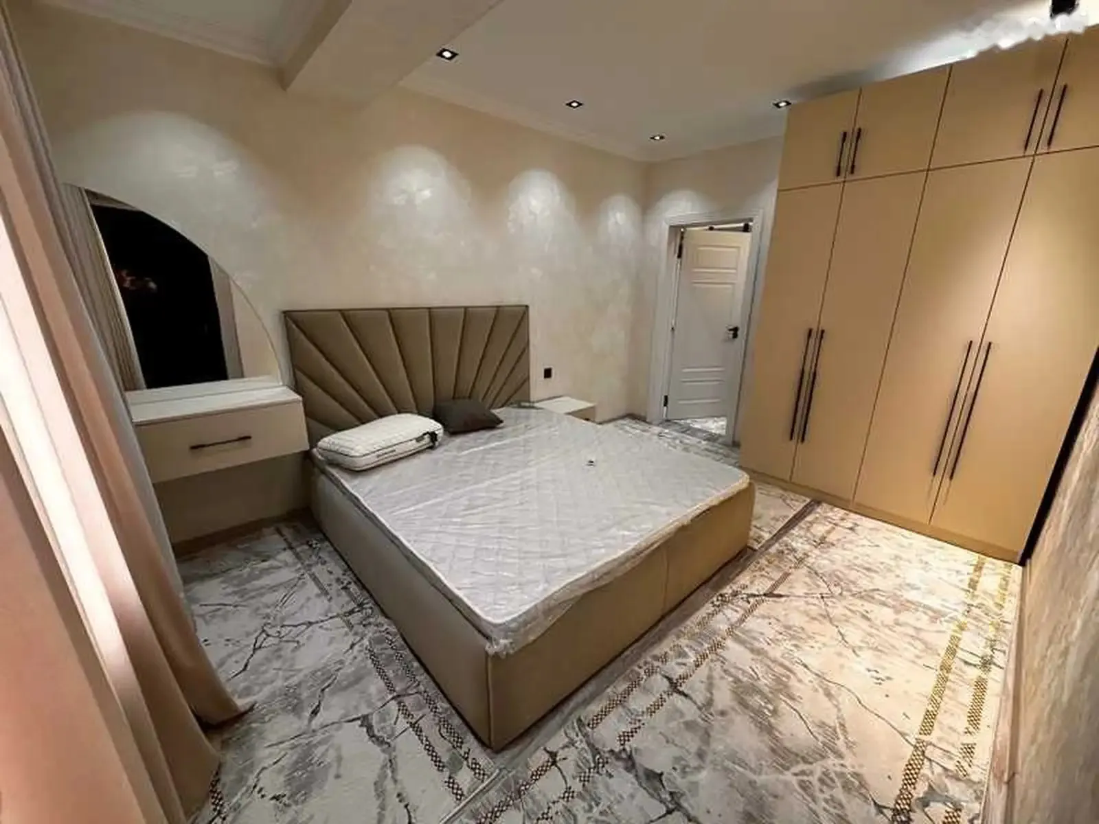 3-к квартира, 2 этаж, 80 м², 102 мкр