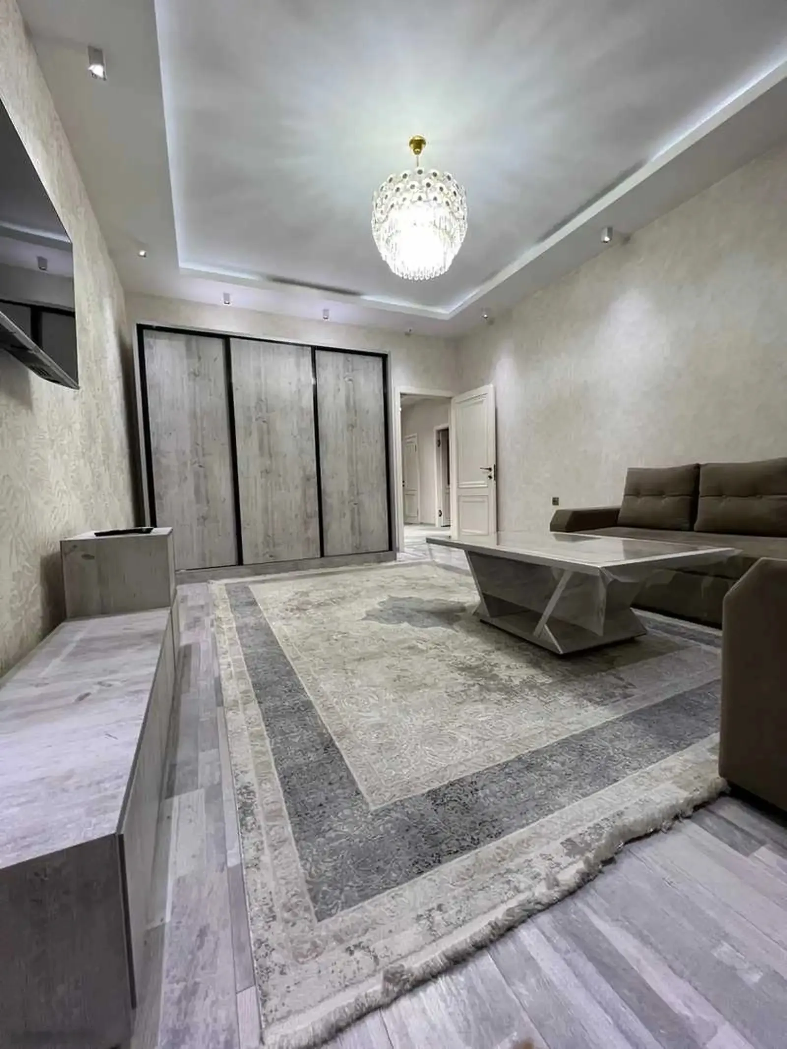 4-к квартира, 3 этаж, 133 м², ориентир Овир