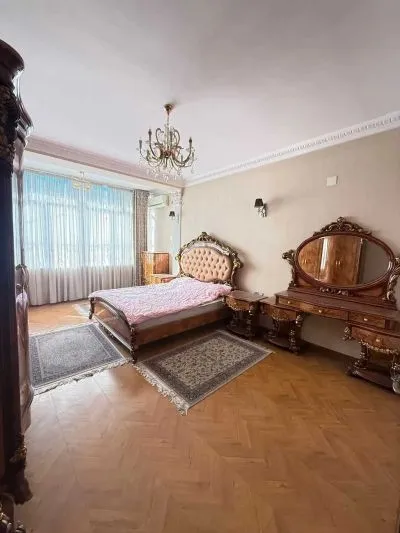 5-комн. квартира, 4 этаж, 260м², И Сомони