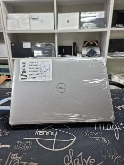 Ноутбук DELL i5 10th RAM8GB DDR4 SSD 256GB видеокарта UHD