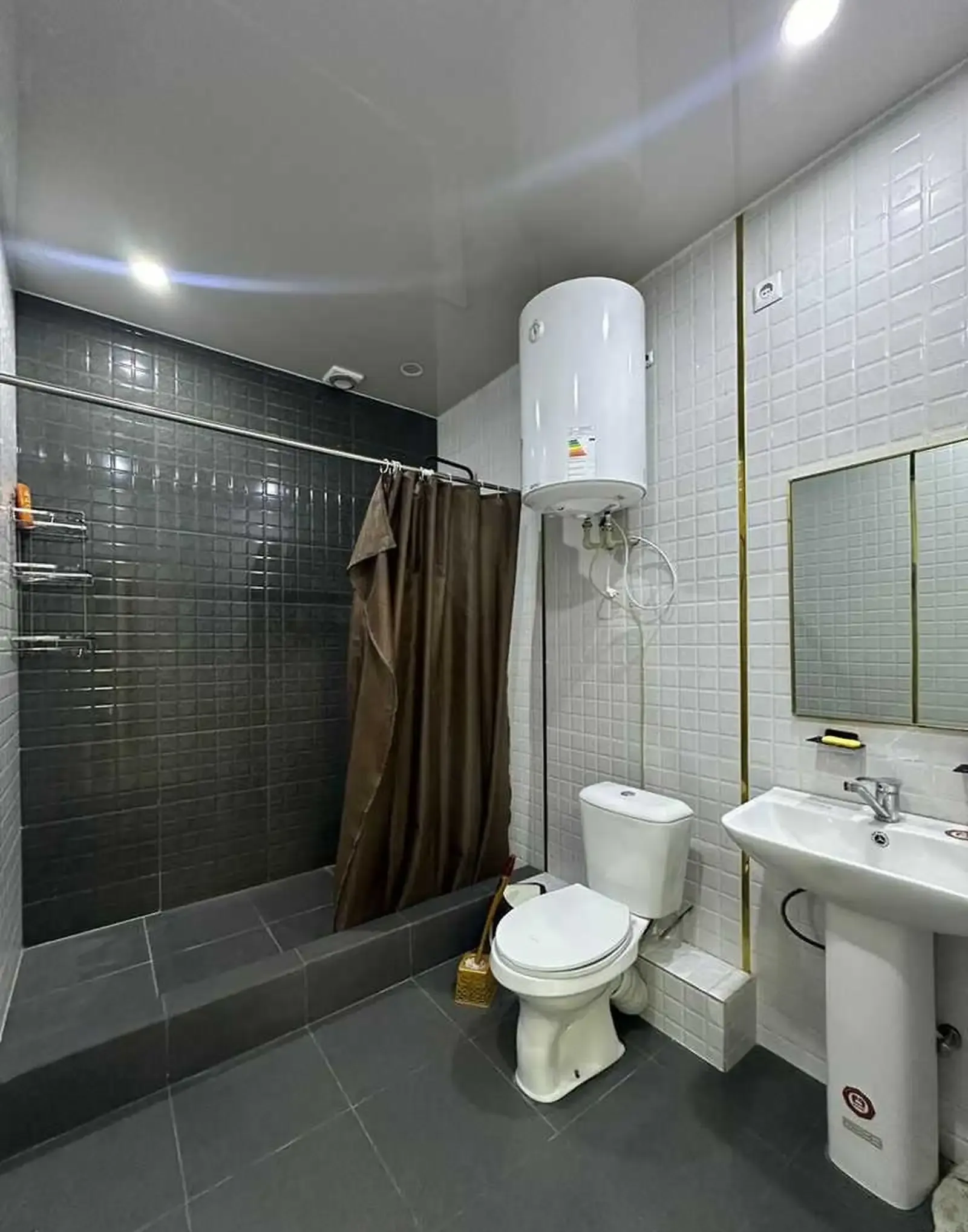 3-комн. квартира, 5 этаж, 130м², Садбарг доми Гелос