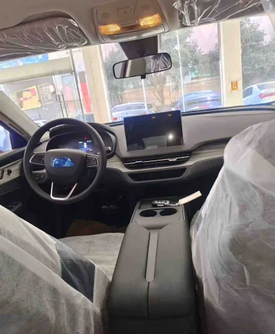 Hongqi E-QM5, 2026