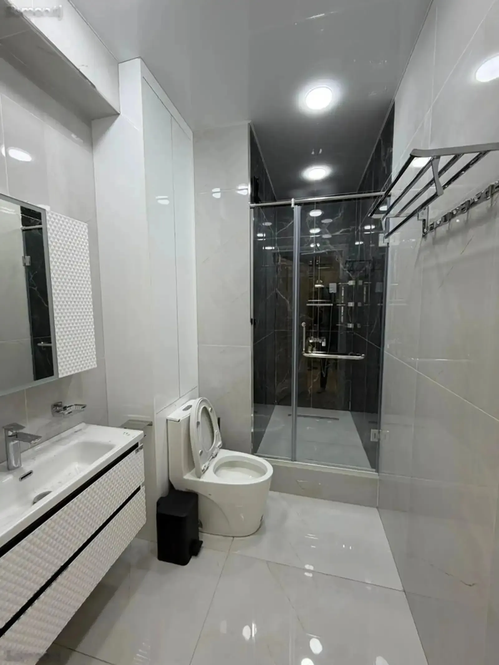 2-комн. квартира, 15 этаж, 100м², подиклиникаи