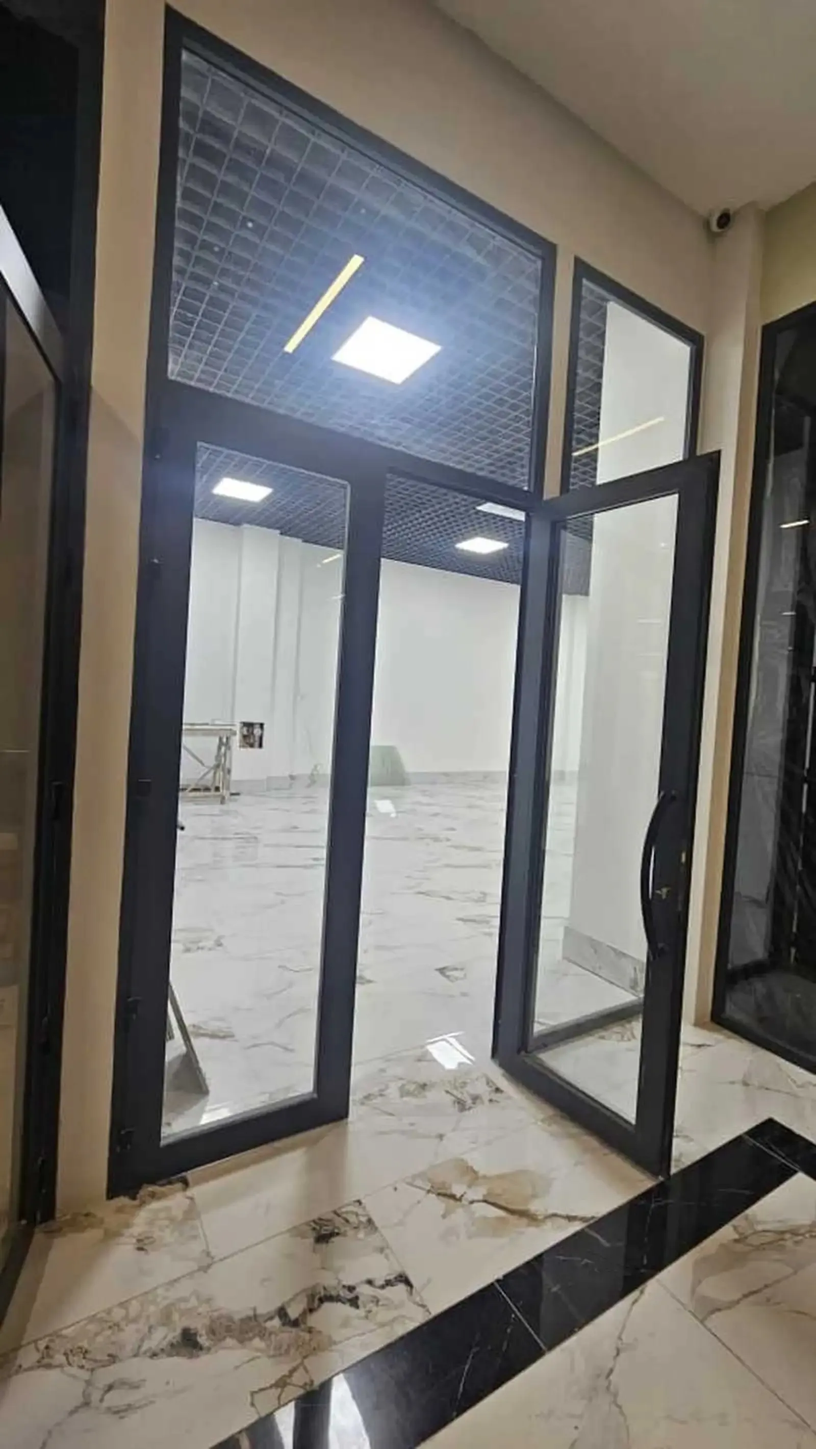 Помещение под свободное назначение, 100м², И.Сомони, Бухоро Тавер, Мактаби