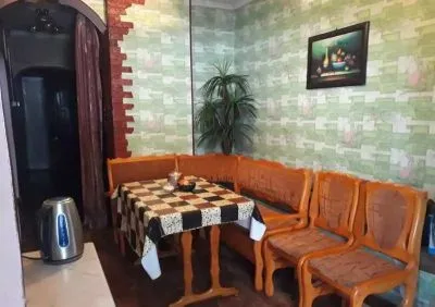 3-комн. квартира, 2 этаж, 70м², Аэропорт