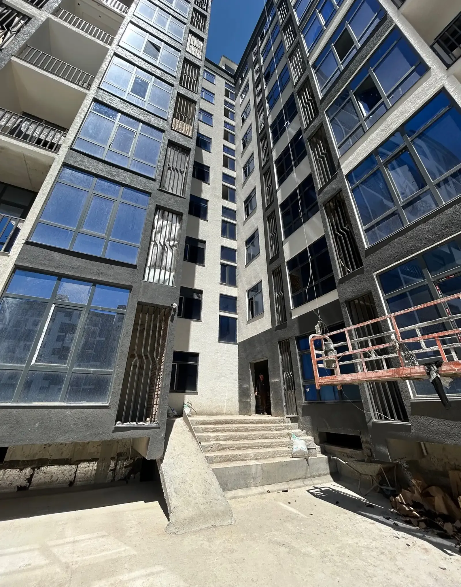 3-комн. квартира, 1 этаж, 85 м², Сино 33 мкр