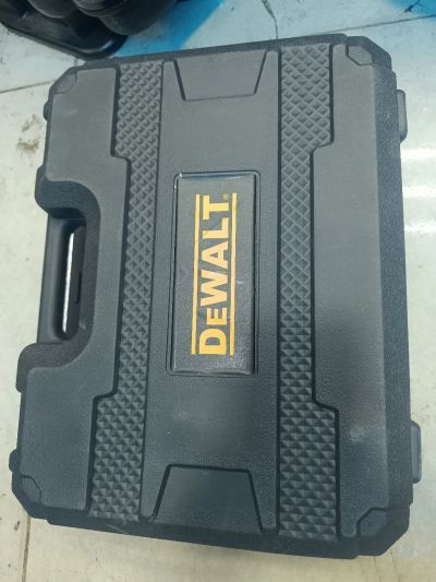Шруповëрт Dewalt