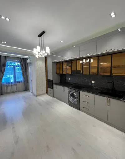3-комн. квартира, 1 этаж, 82 м²,  33мкр