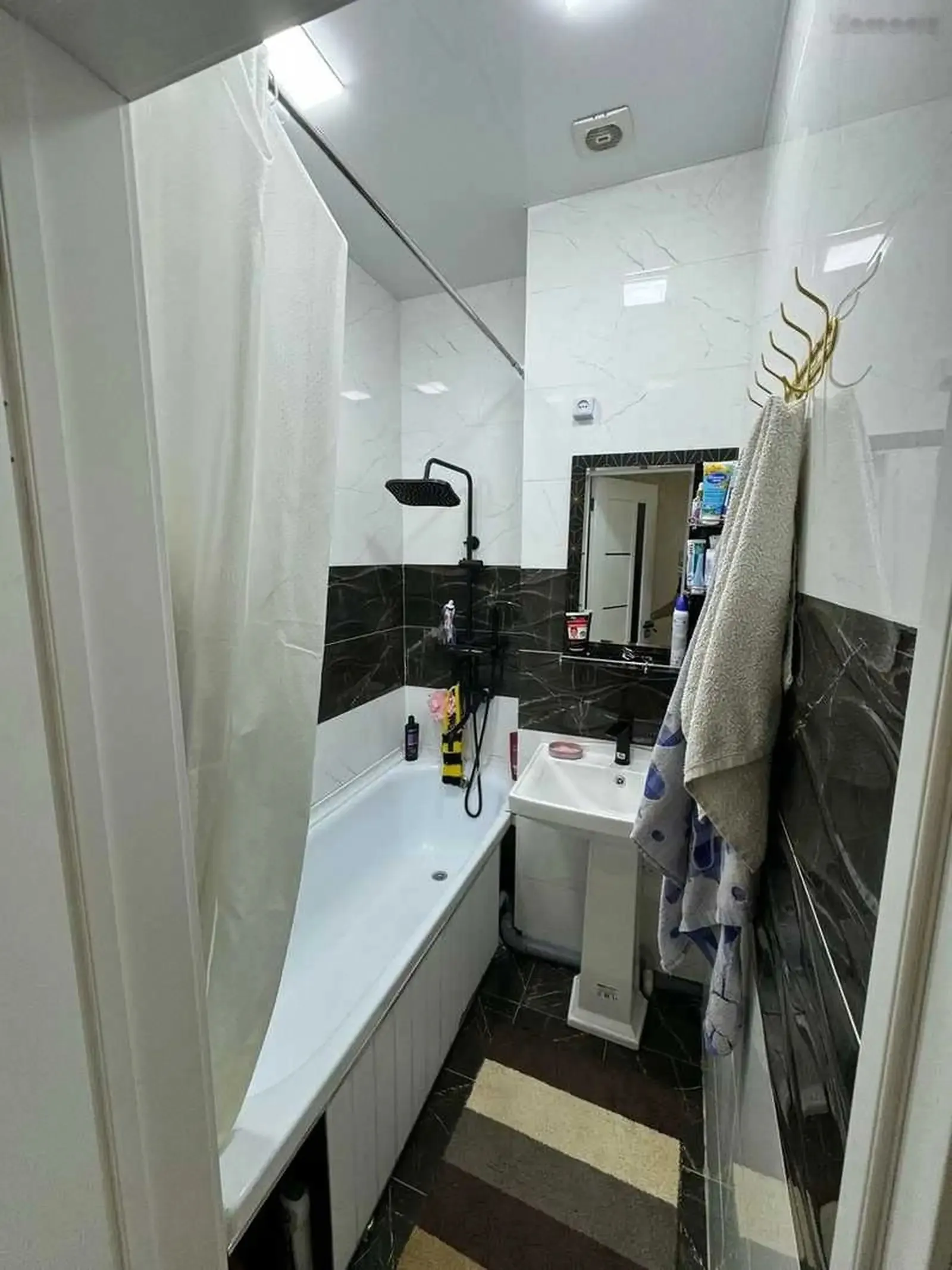 2-комн. квартира, 8 этаж, 70м², голубой экран
