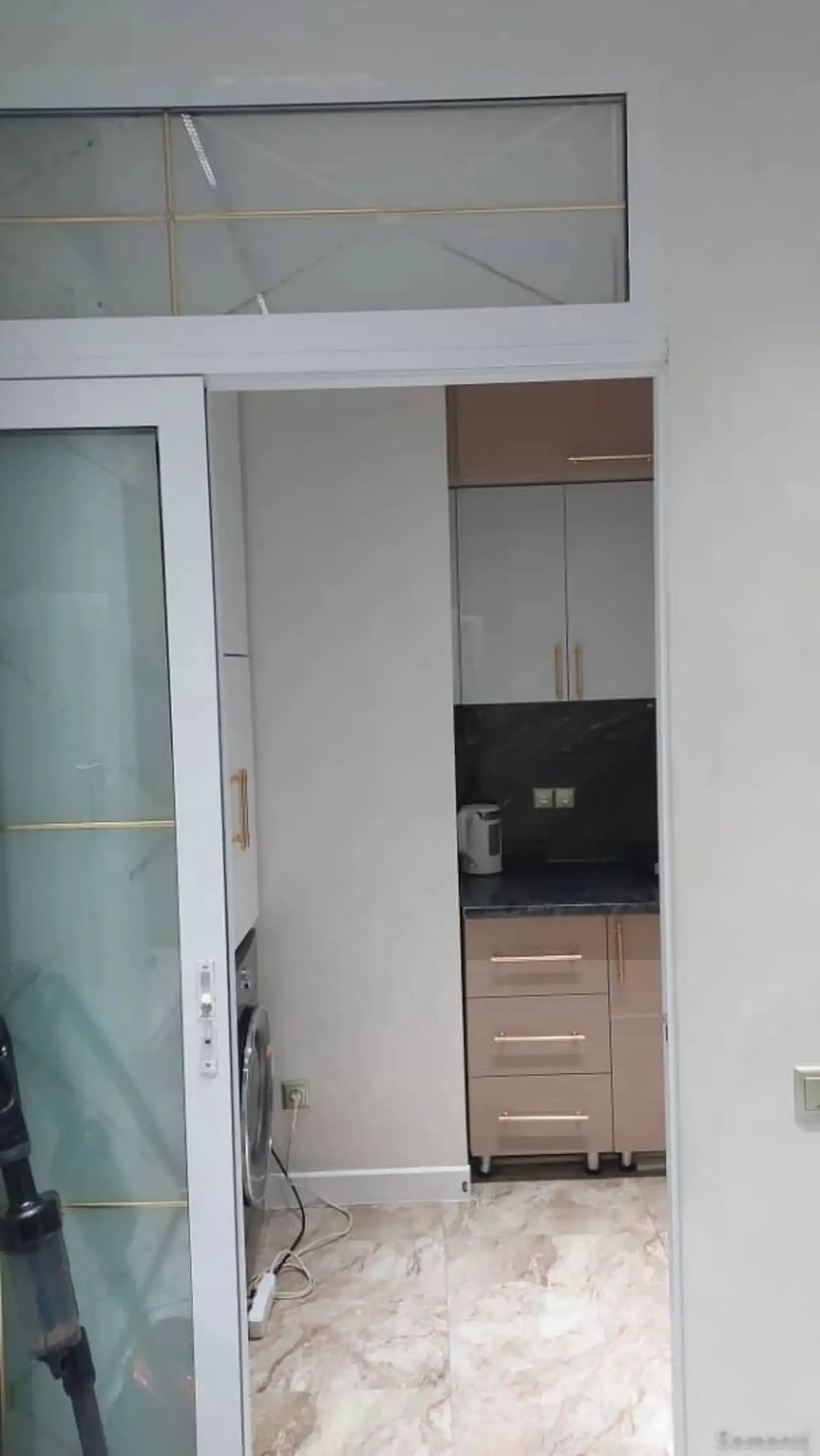 2-комн. квартира, 3 этаж, 70м², голубой экран