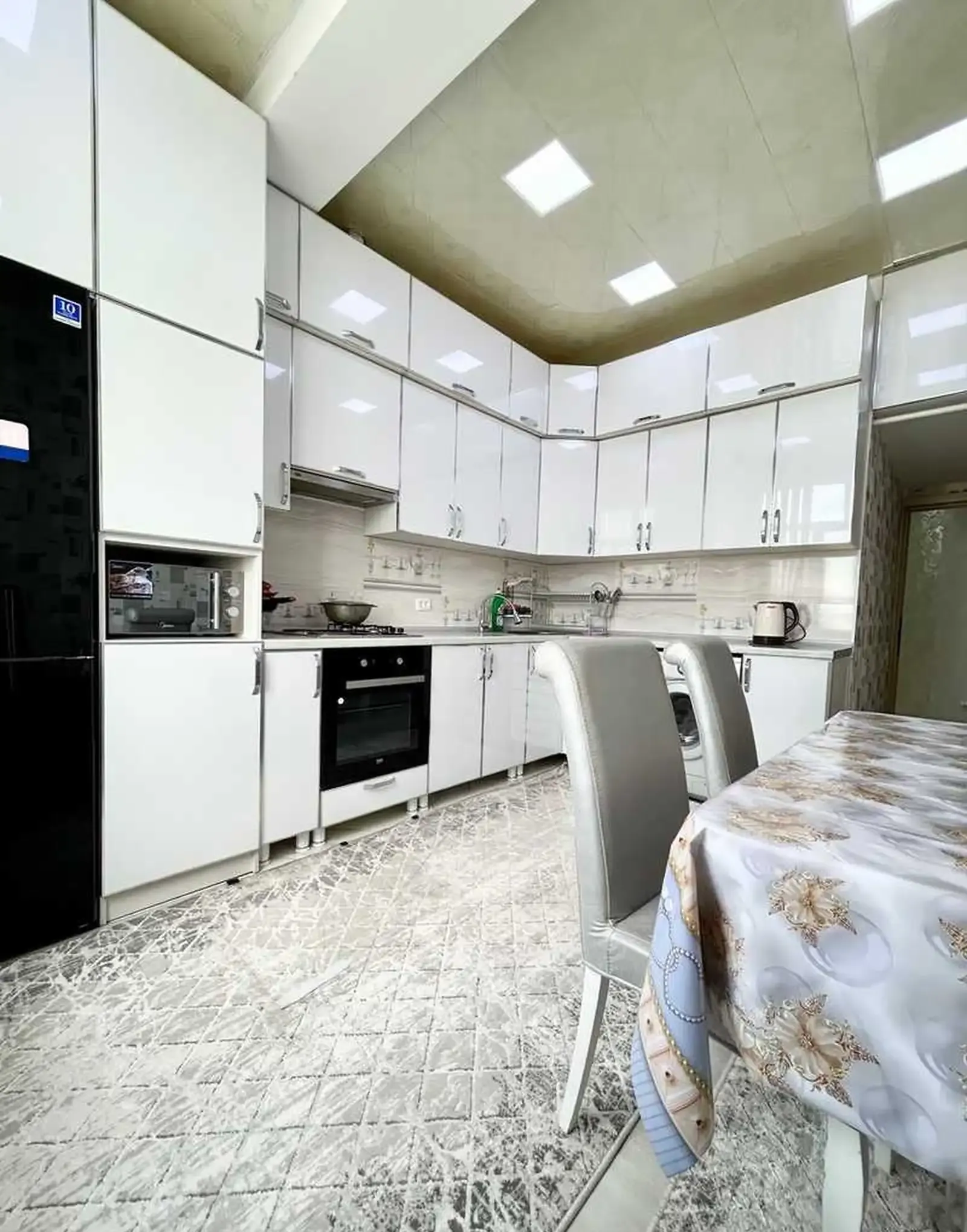 2-комн. квартира, 14 этаж, 74м², Пединститут, И. Сомони