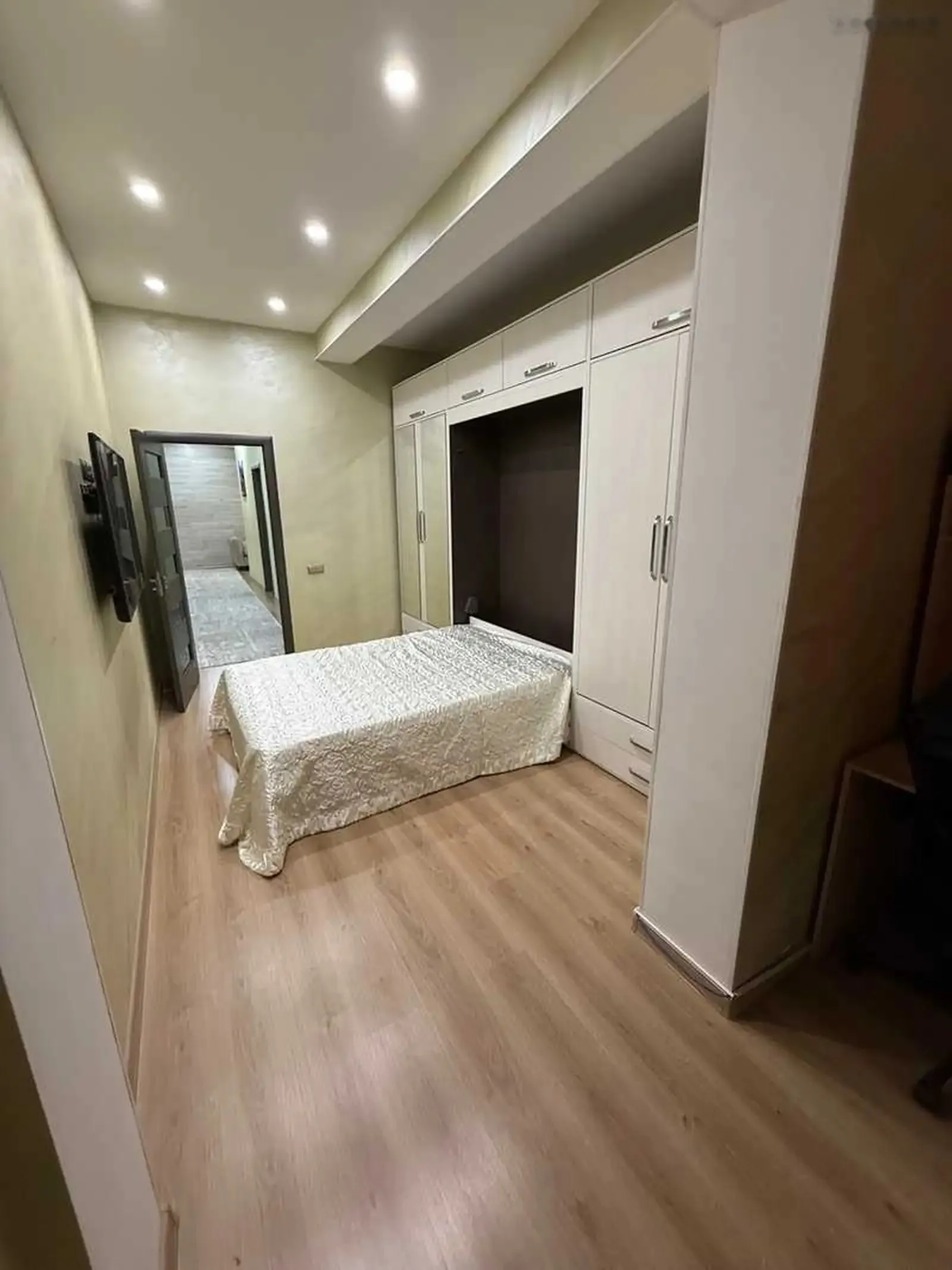 4-комн. квартира, 5 этаж, 120м², Скорая больница