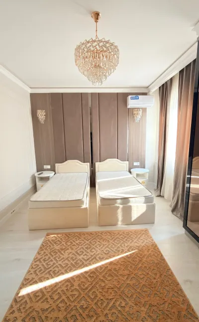 3-комн. квартира, 14 этаж, 175 м², На против Парк Айнӣ (нотариус И. Сомонӣ)