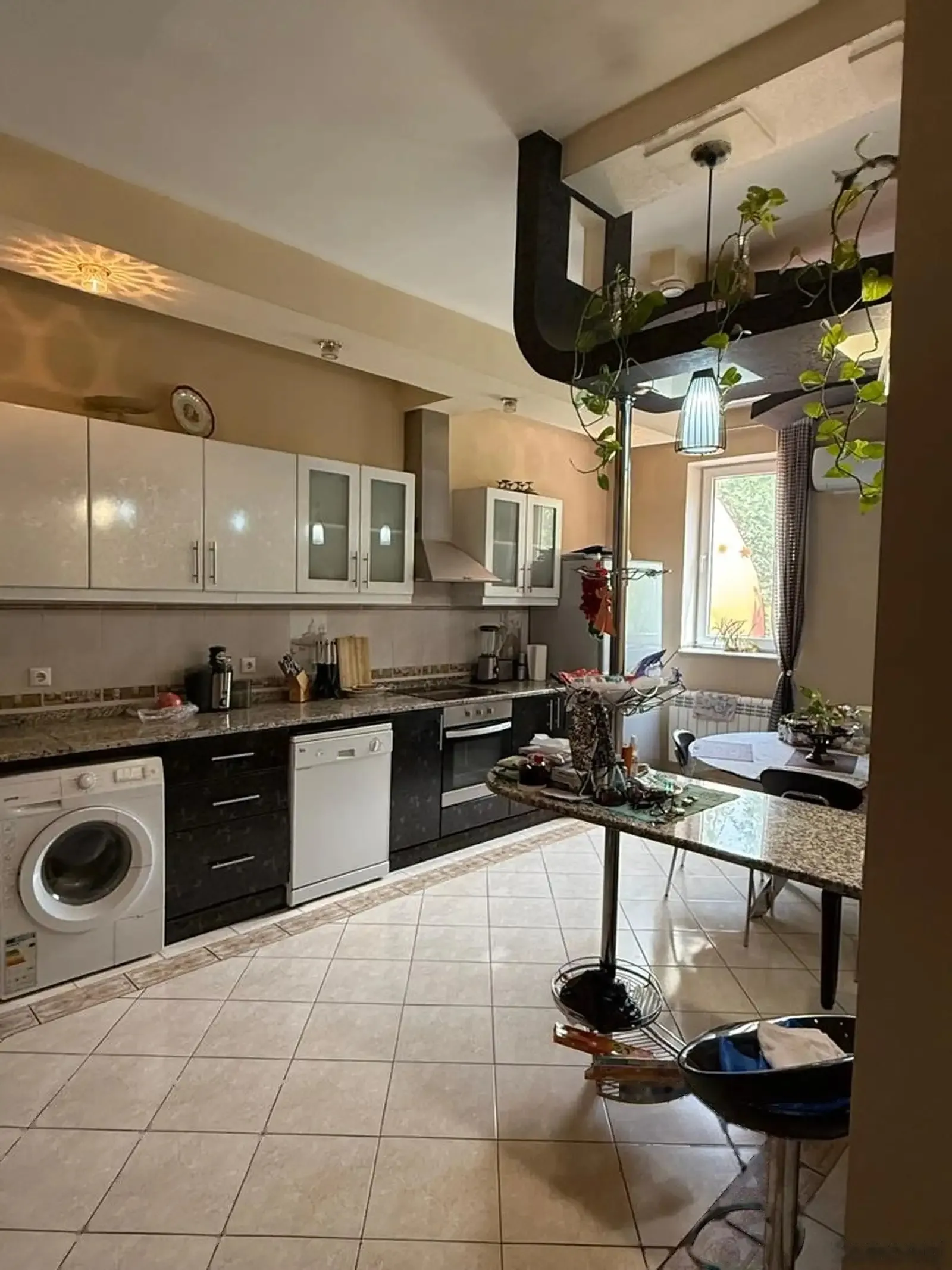 4-комн. квартира, 8 этаж, 170м², И.Сомони