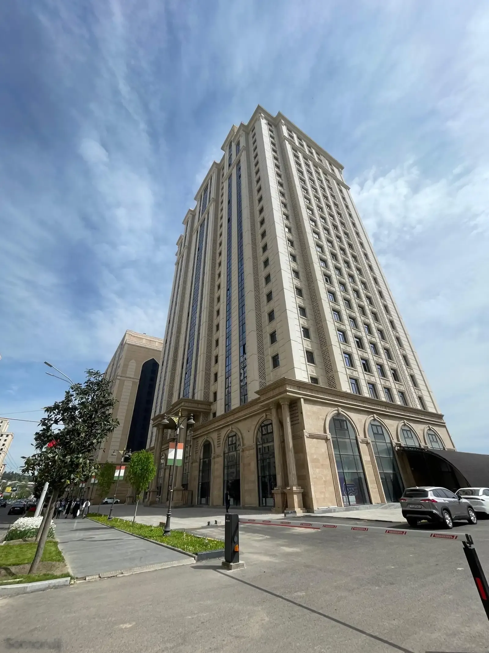 3-комн. квартира, 10 этаж, 119 м², Проспект айни, напротив Гуля Голд (Дом Махмуда)