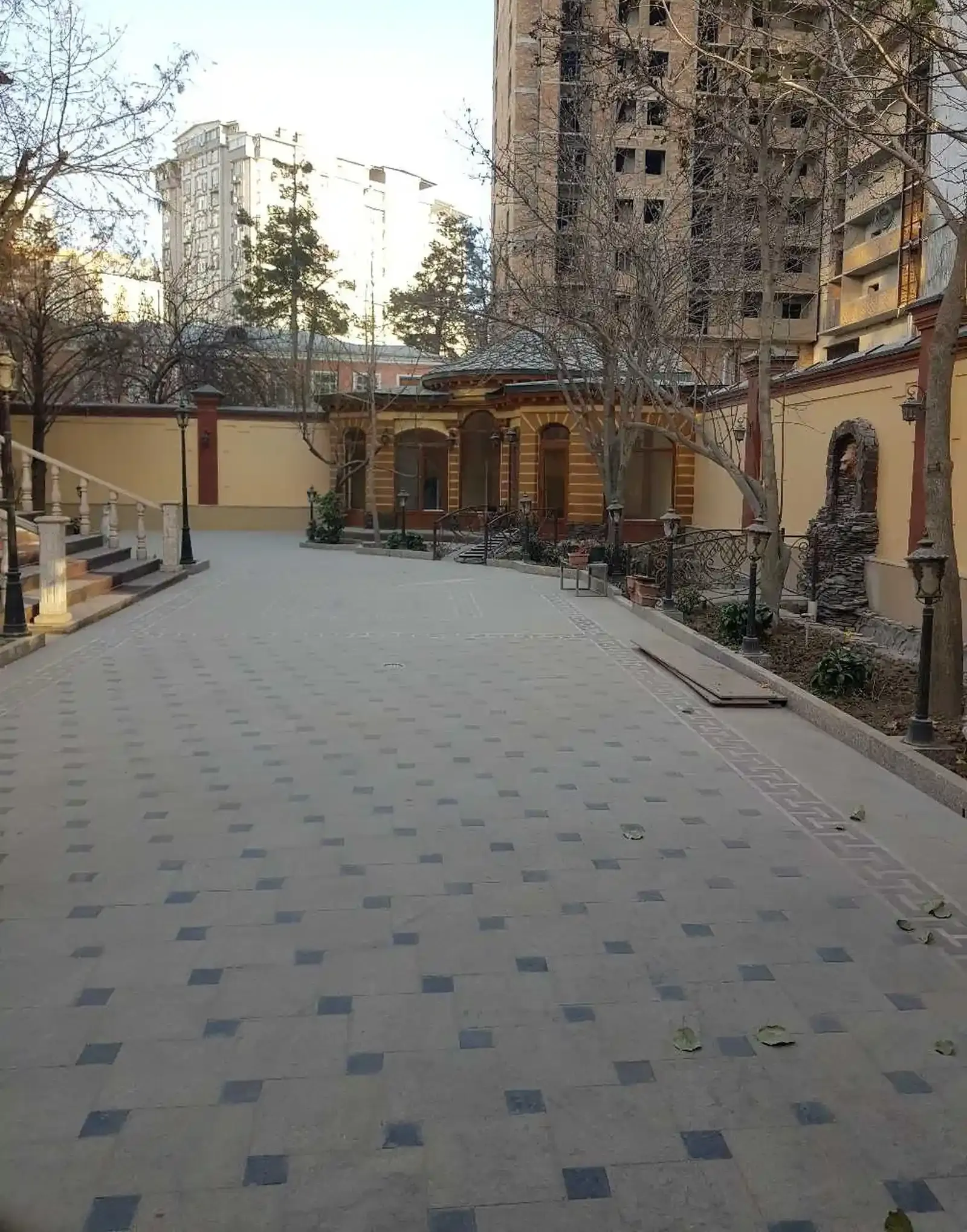 3-этажный, 16 комнатный дом, 1200 м², сомони