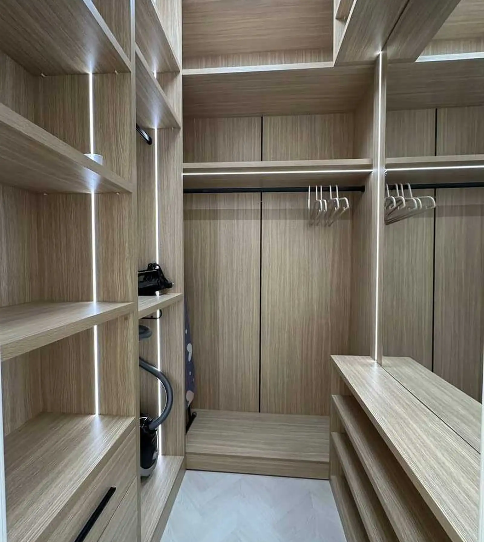 2-комн. квартира, 14 этаж, 65м², Караболо, Пеши Масчити Помириё