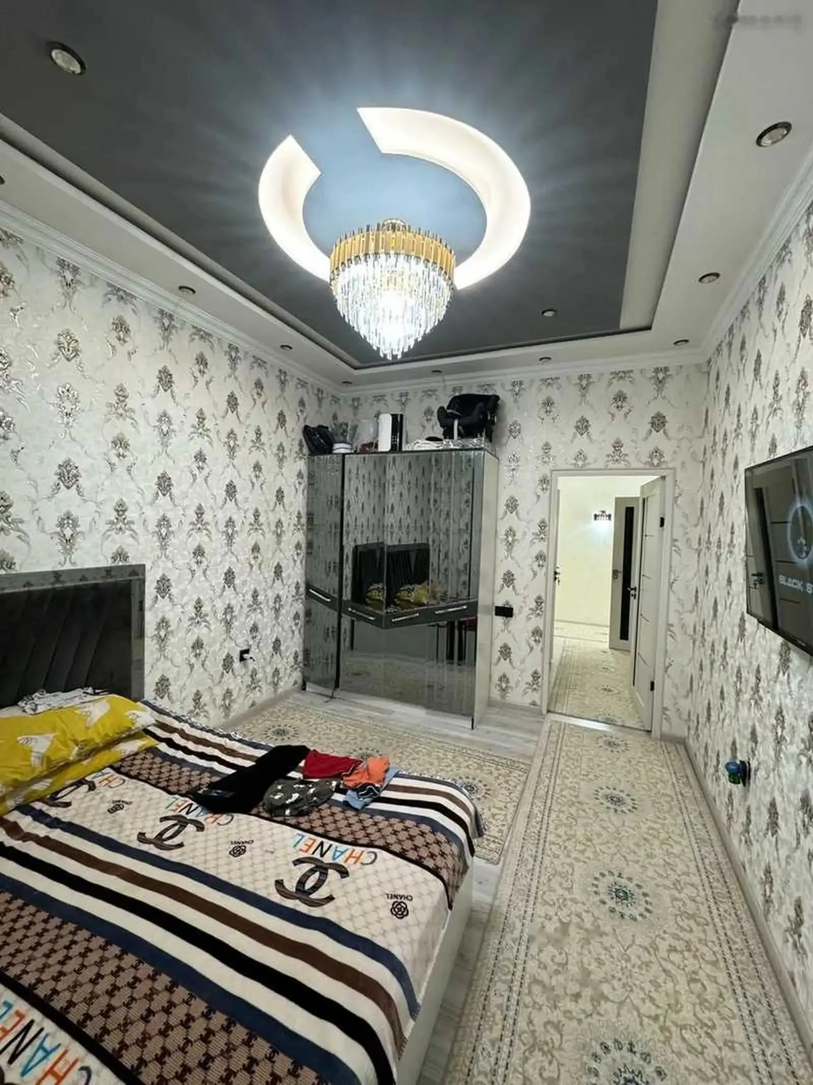 2-комн. квартира, 8 этаж, 70м², голубой экран