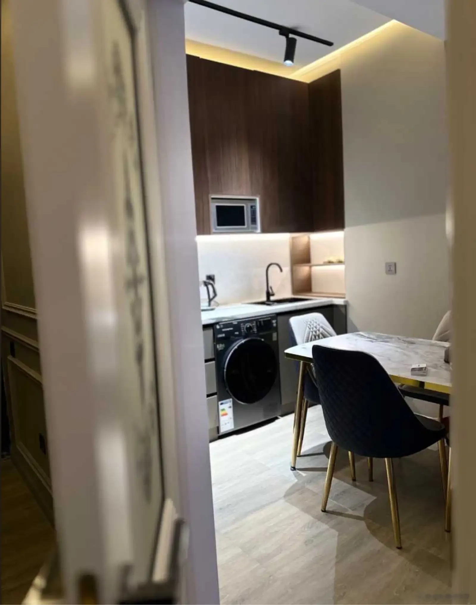 2-комн. квартира, 13 этаж, 60м², Овир гранд отель