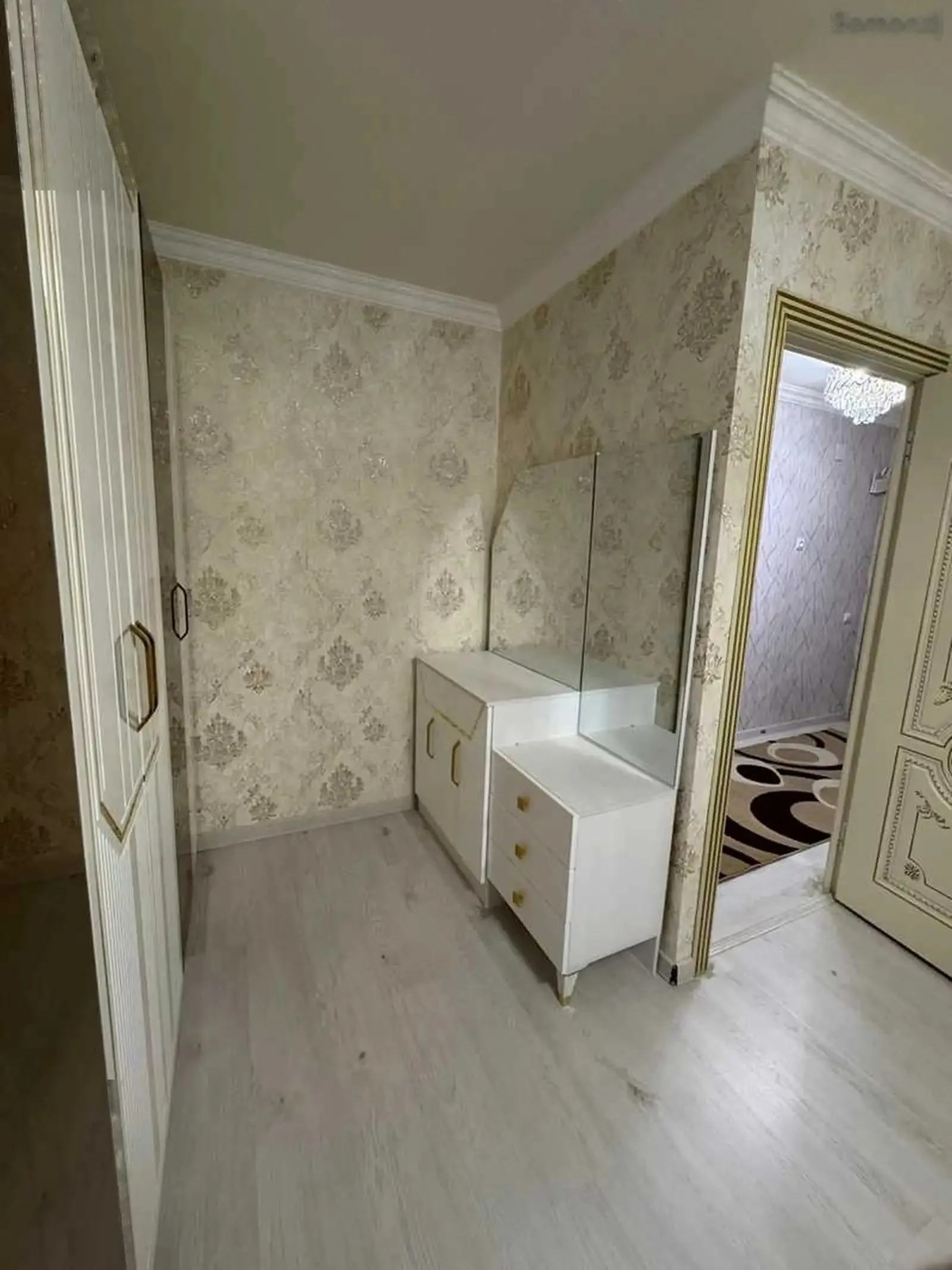3-комн. квартира, 3 этаж, 70м², Сино