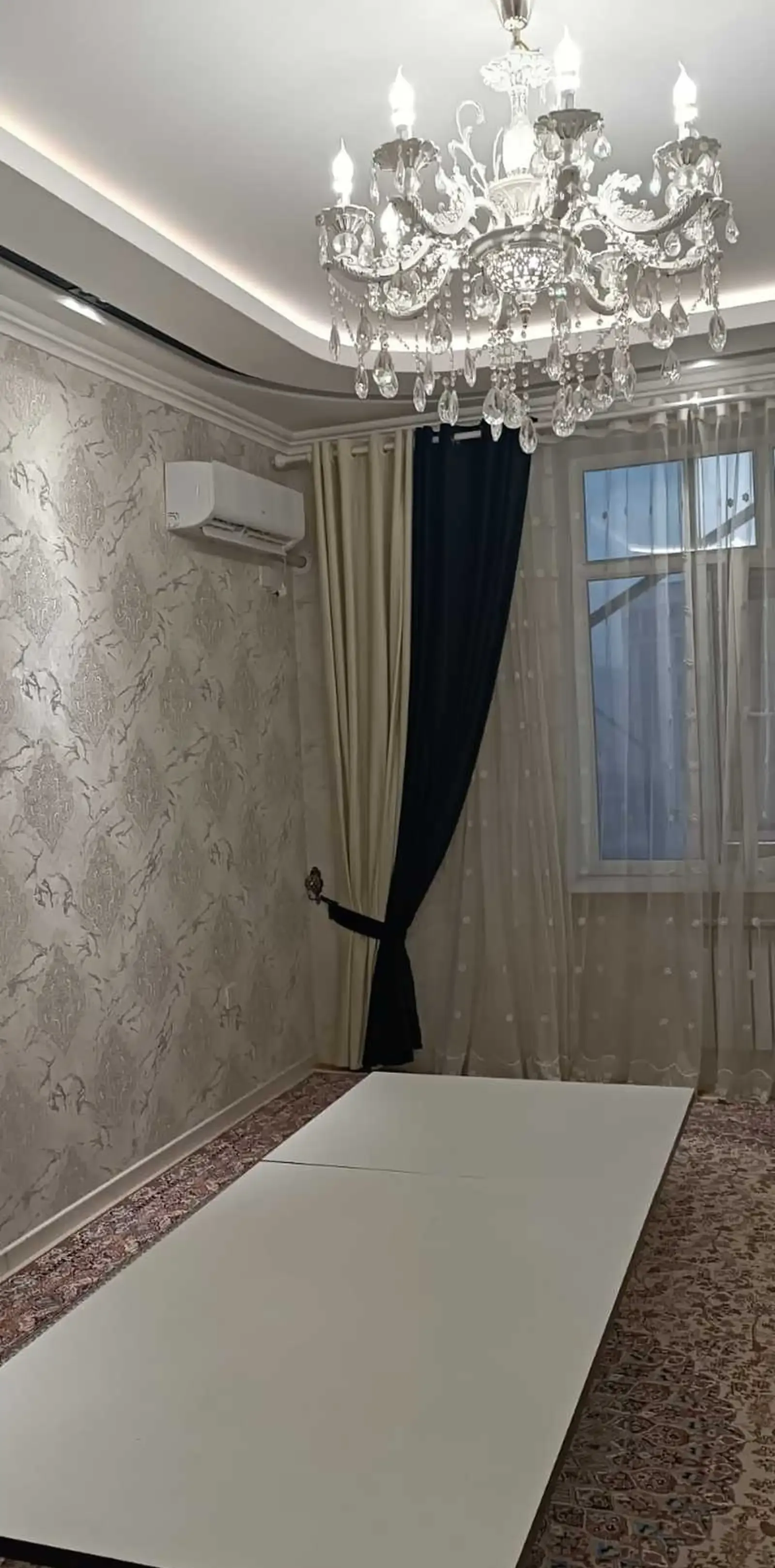 2-комн. квартира, 18 этаж, 125м², Маладёжний театр
