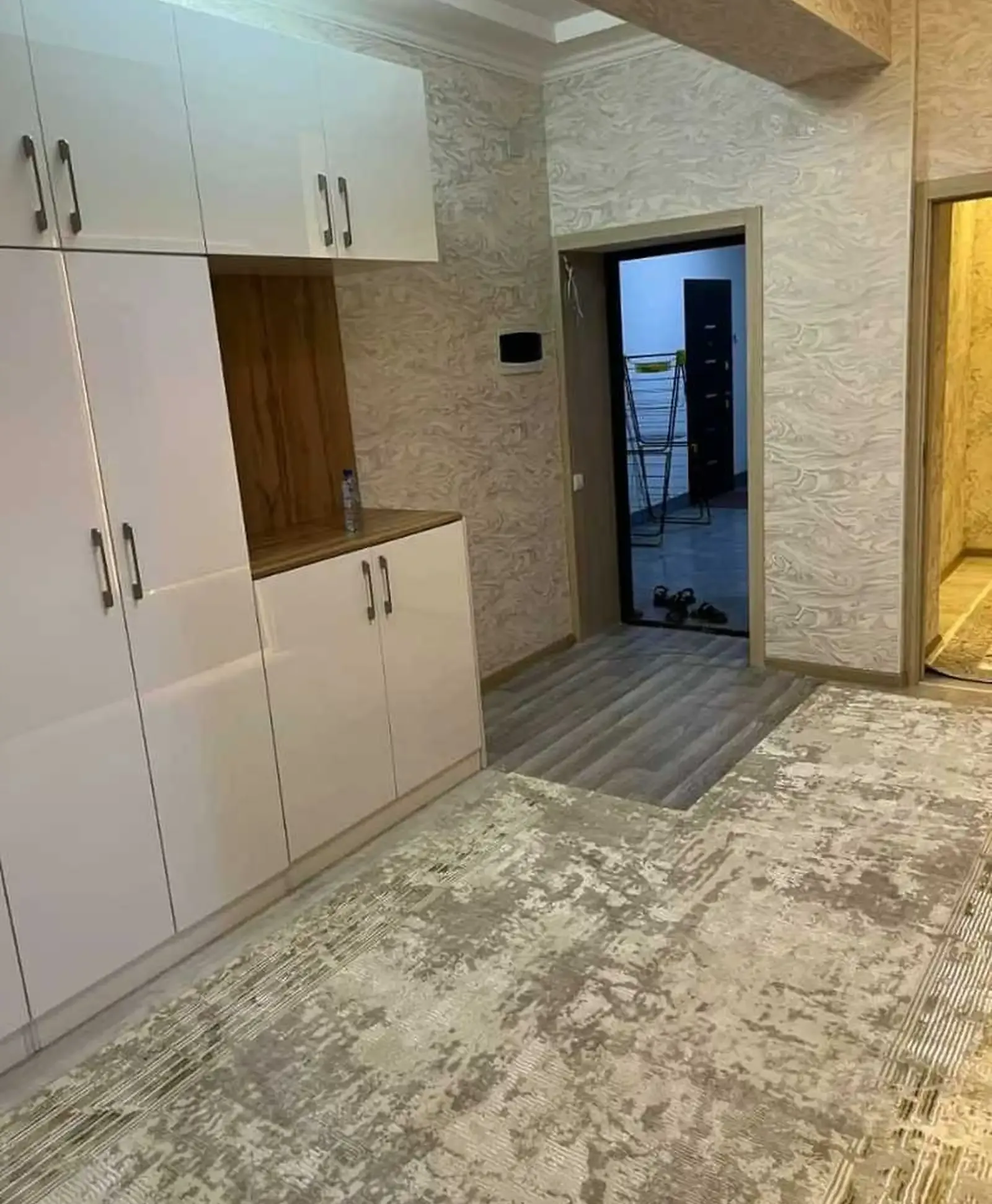 2-комн. квартира, 13 этаж, 85м², Пайкари Галубой Экран