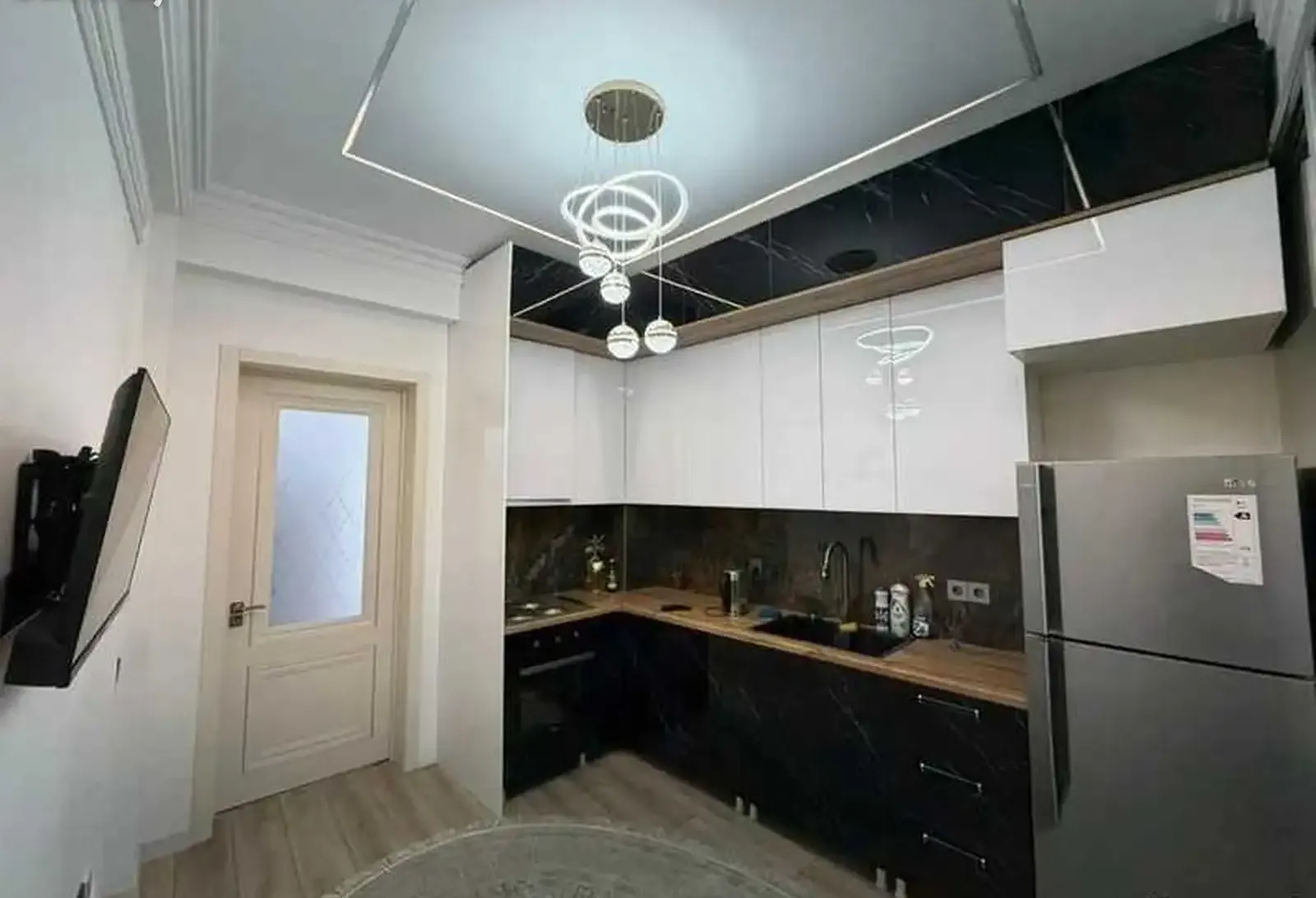3-комн. квартира, 1 этаж, 107м², Доми Сафо ру ба руи парки Истиклол