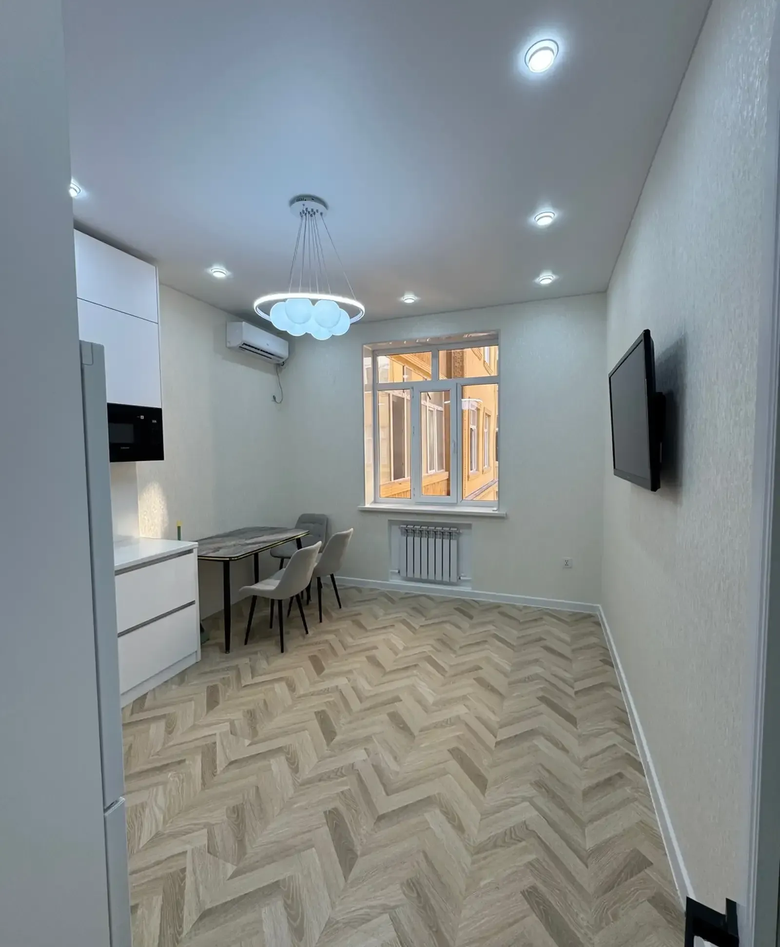 2-комн. квартира, 11 этаж, 70м², Опера Балет/