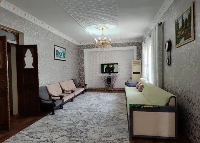 1-этажный, 5 комнатный дом, 240 м², каленин