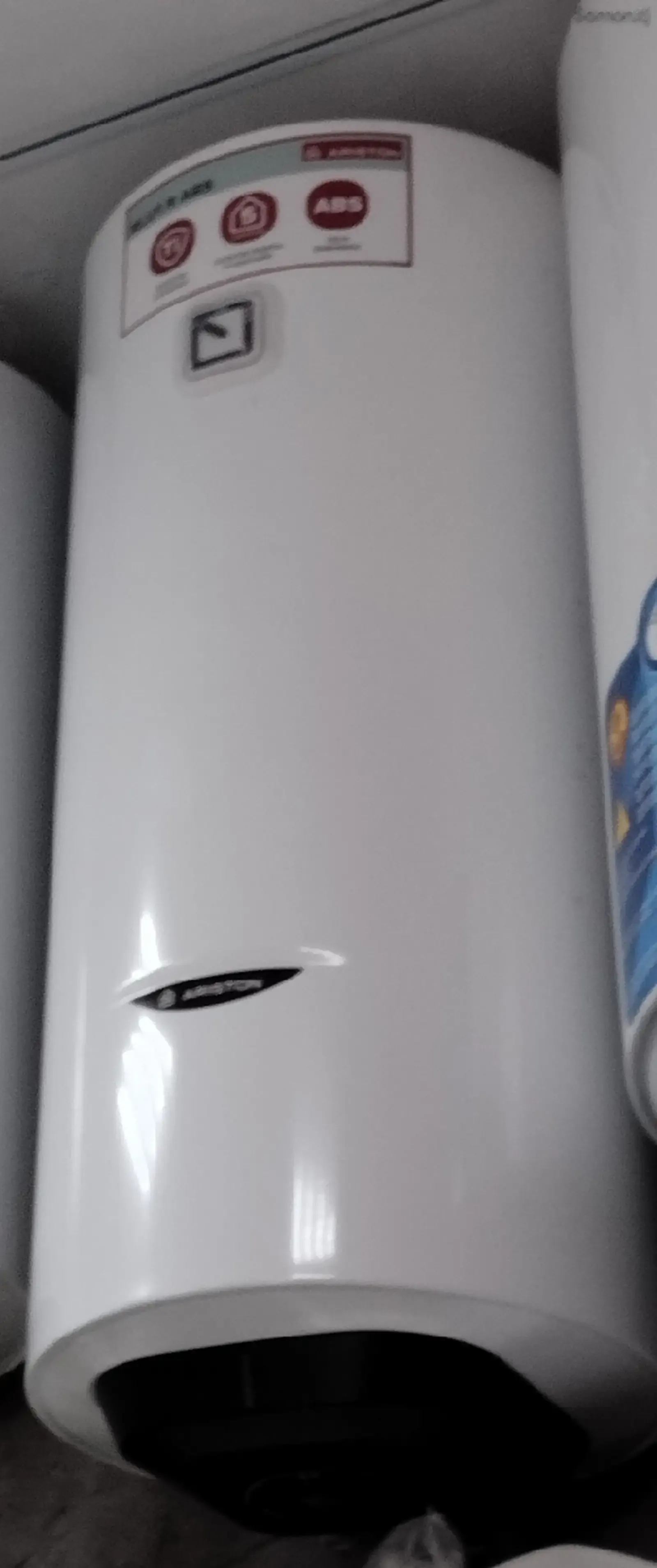 Водонагреватель Ariston 80л
