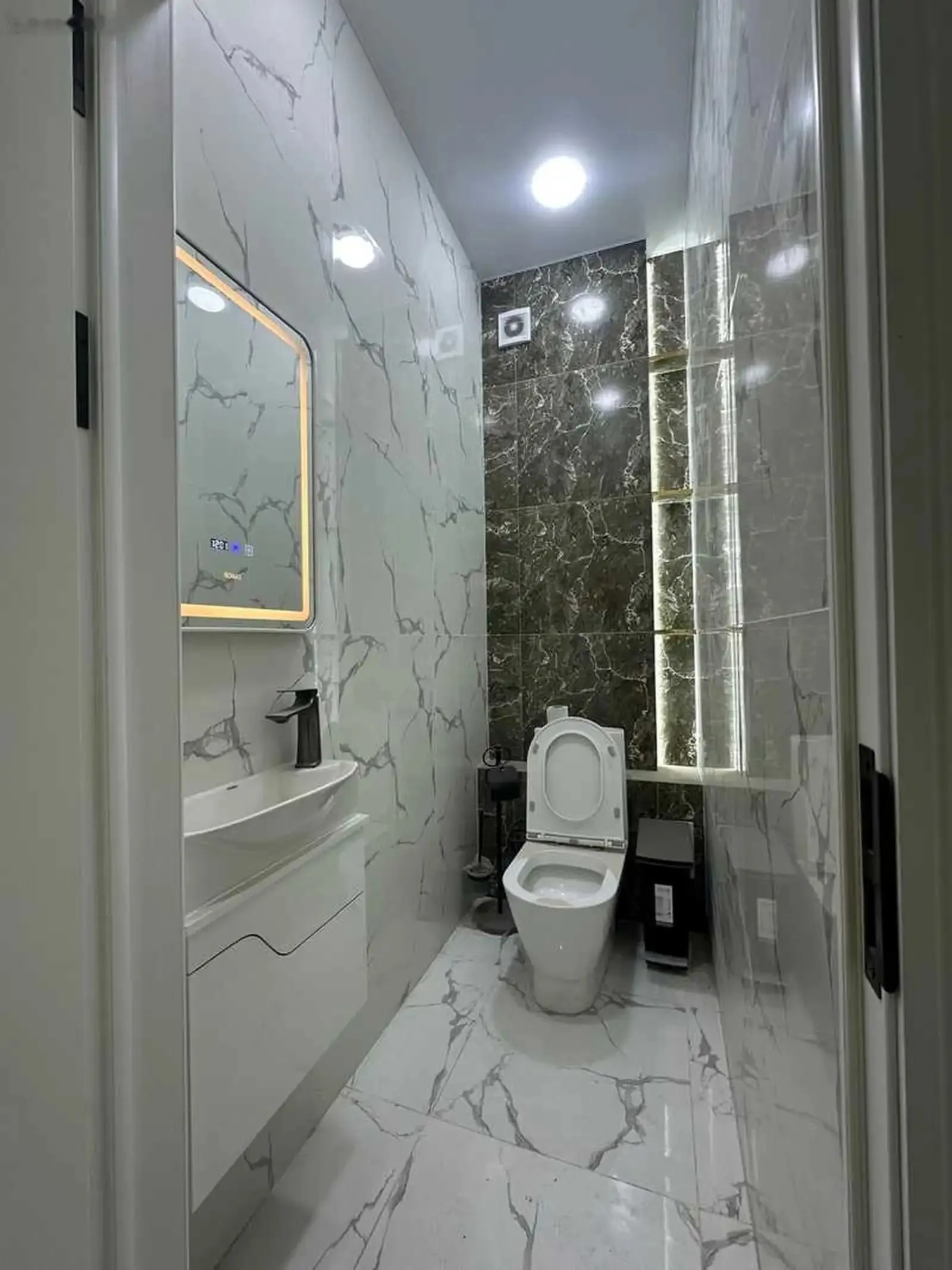 3-комн. квартира, 10 этаж, 110м², Пайкари Голубой экран