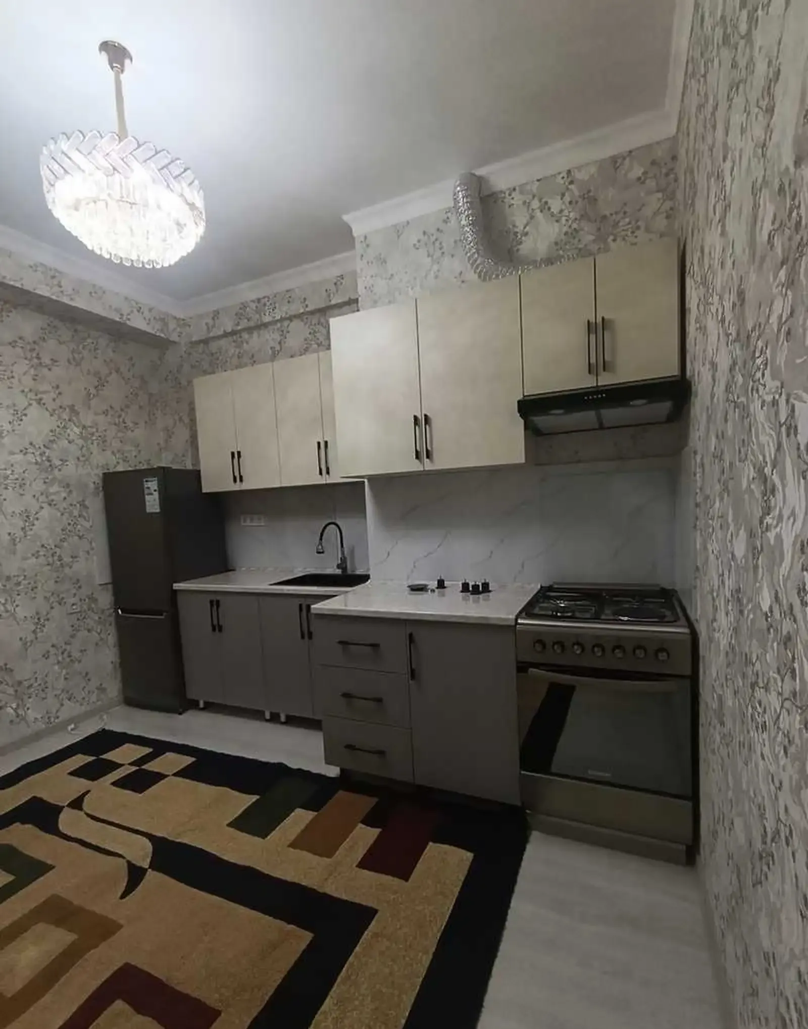 2-комн. квартира, 3 этаж, 80м², Ҷал Ҷам