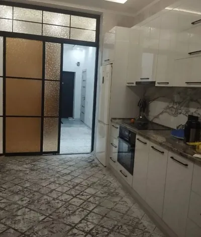 3-комн. квартира, 2 этаж, 100м², И Сомони
