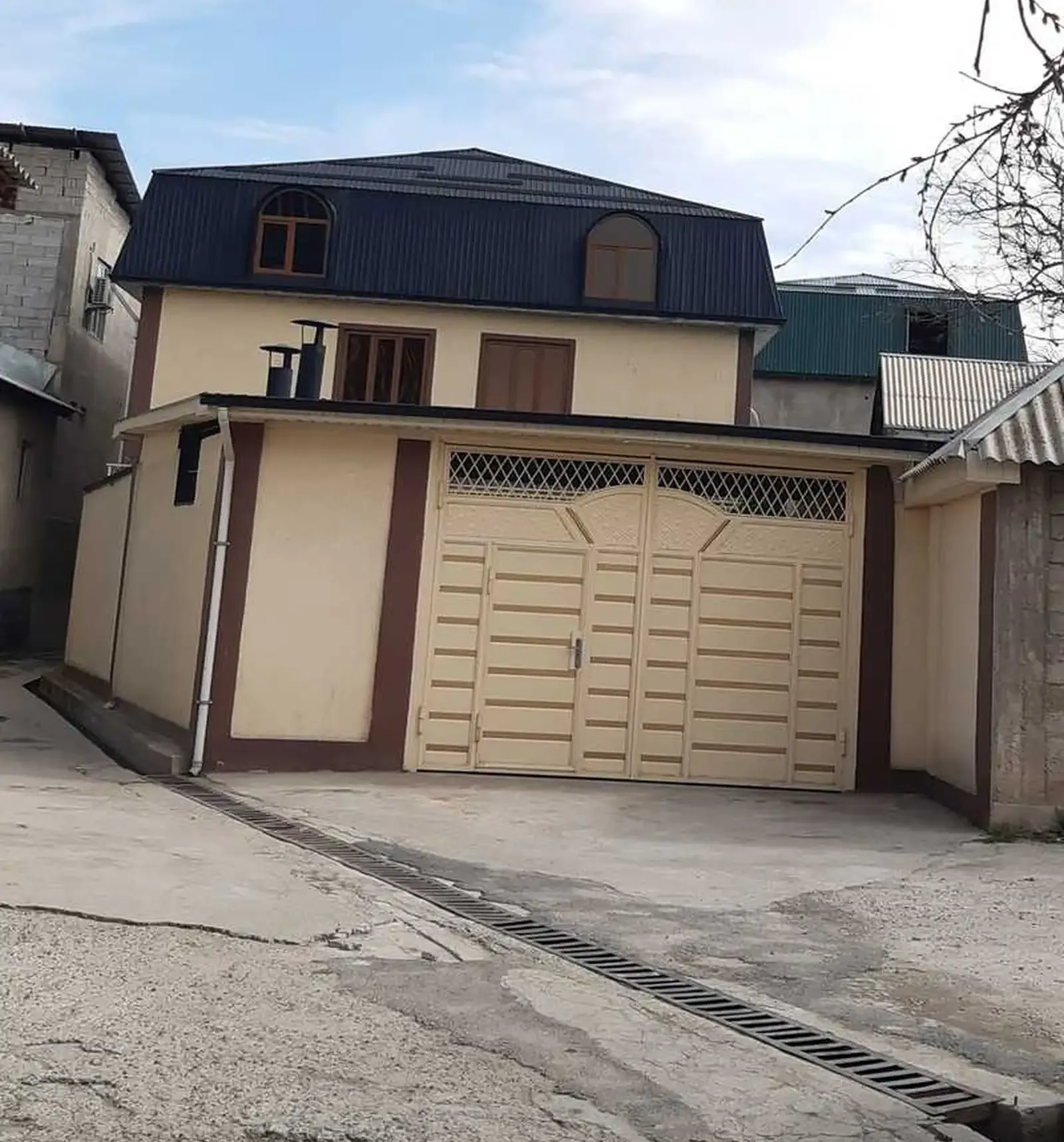 2-этажный, 6 комнатный дом, 230 м², И.Сомони
