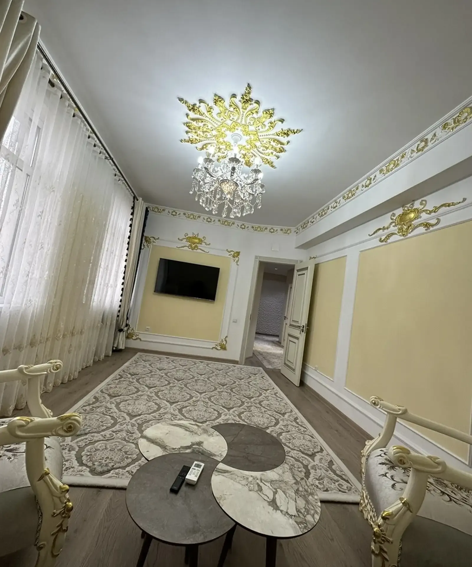 2-комн. квартира, 11 этаж, 82м², Парламент