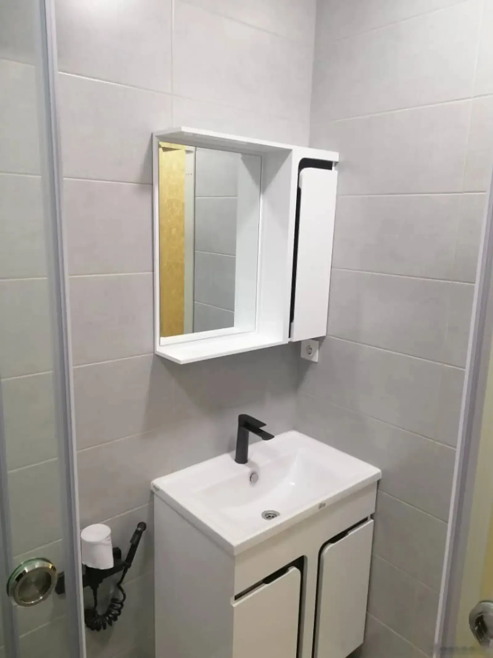 2-комн. квартира, 9 этаж, 95м², Посольствои Россия