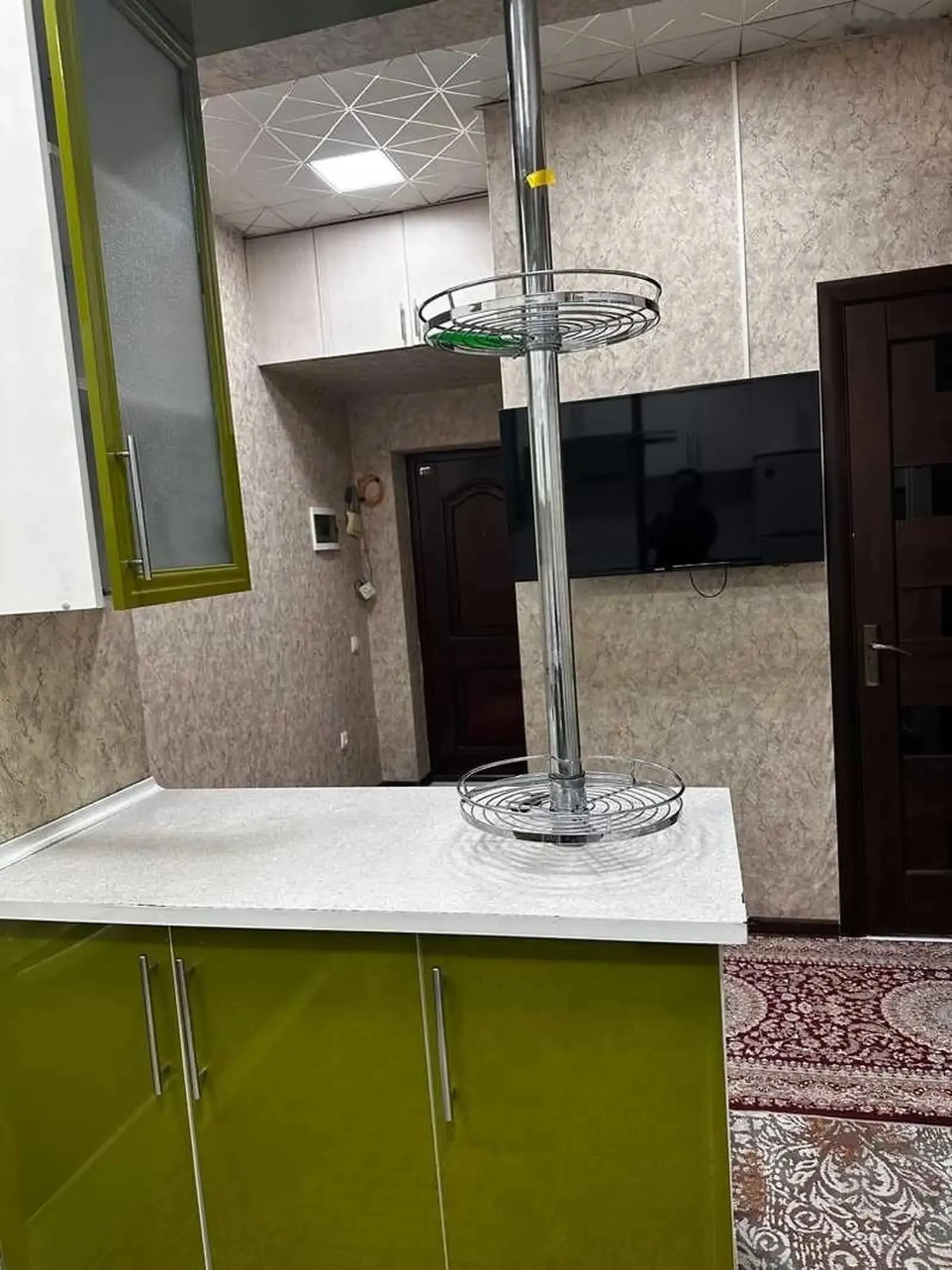 2-комн. квартира, 5 этаж, 50м², Фирдавси