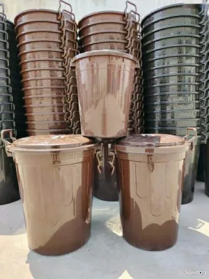 Пластиковый бак для муки с крышкой