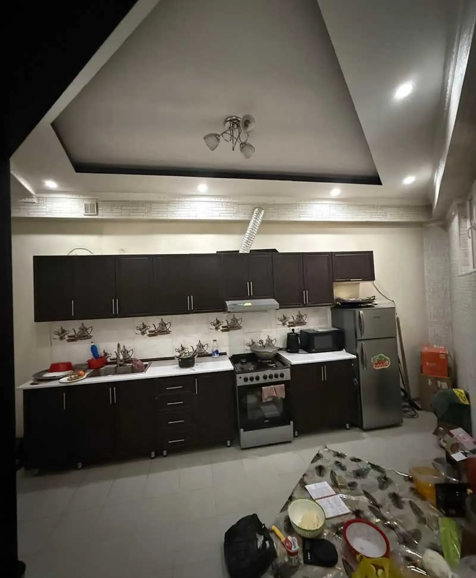 2-комн. квартира, 10 этаж, 77м², Чор Дома