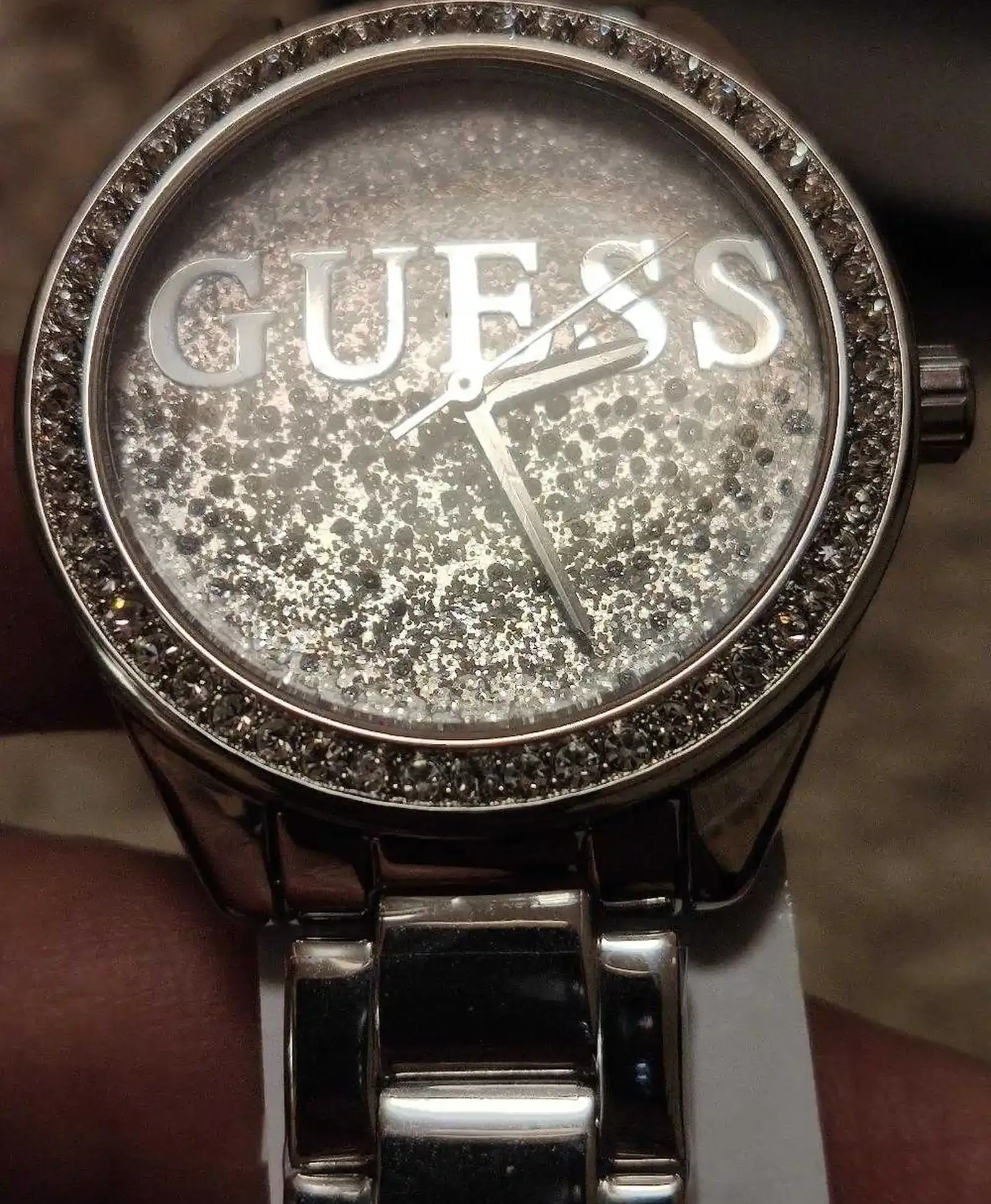 Часы Guess W0987L1