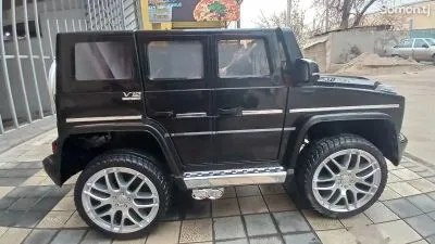 Детский электромобиль