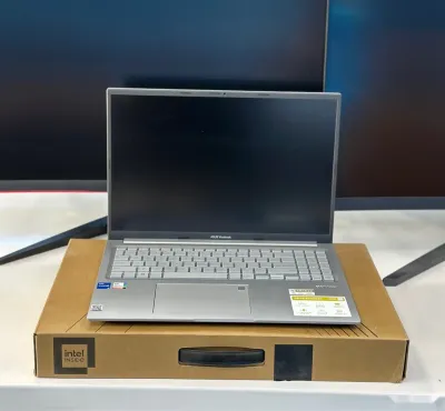 Ноутбук Asus core i 5 -13 gen
