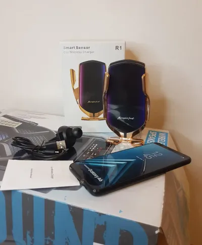 Автомобильное зарядное устройство Auto Charger R1