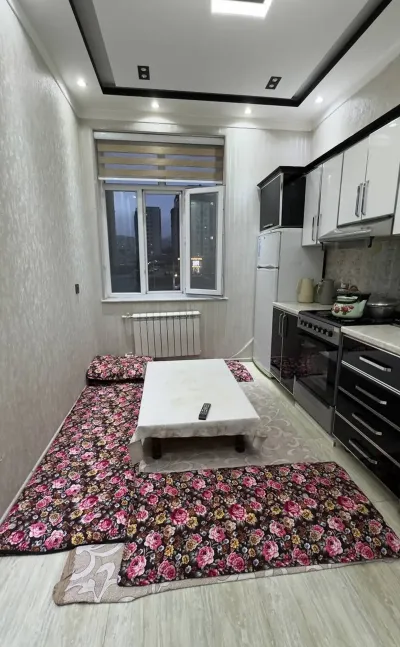 2-комн. квартира, 3 этаж, 80 м², Сино 102мкр