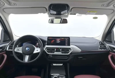 BMW iX, 2025