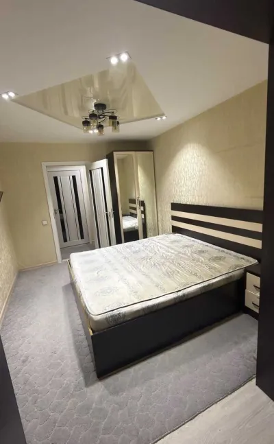 3-комн. квартира, 1 этаж, 76м², 82мкр